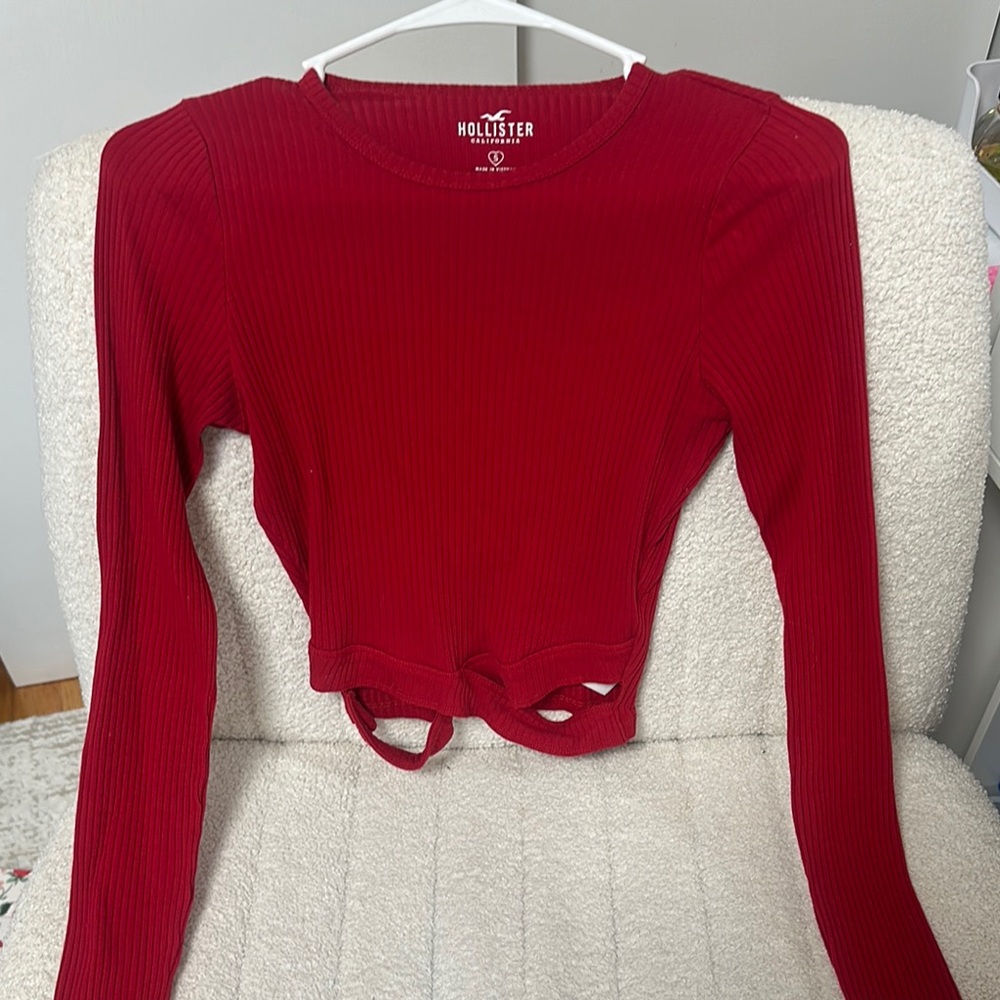 Hollister Women's Red Ribbed Top